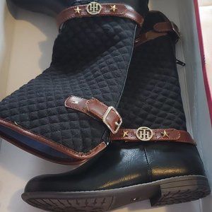 Girls size 1 1/2  Tommy Hillfinger riding look boots.